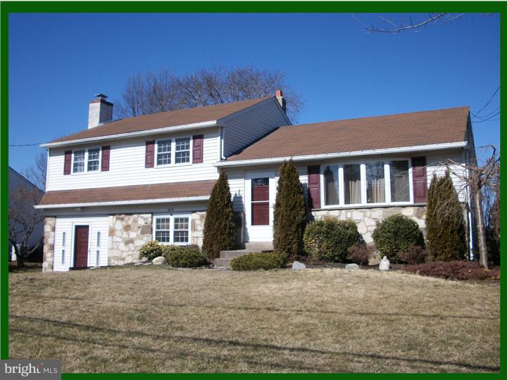989 Marian Road Warminster, PA 18974 - Photo 1 of 22 Exterior Front