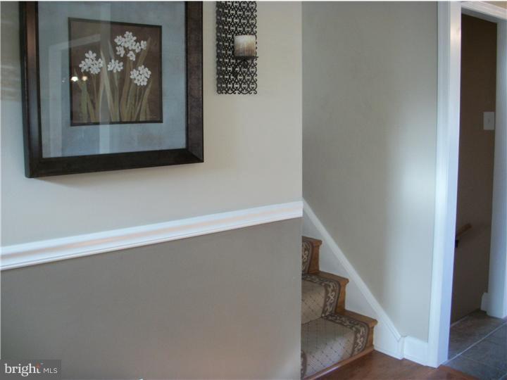 989 Marian Road Warminster, PA 18974 - Photo 13 of 22 Foyer