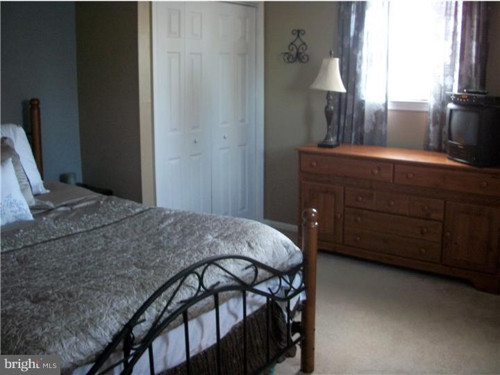 989 Marian Road Warminster, PA 18974 - Photo 14 of 22 Bedroom - Main