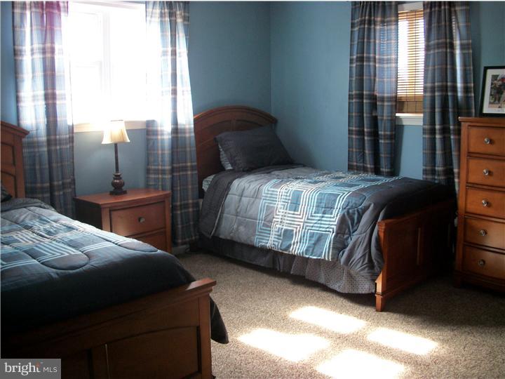 989 Marian Road Warminster, PA 18974 - Photo 15 of 22 Bedroom 2