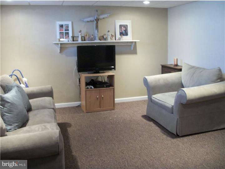 989 Marian Road Warminster, PA 18974 - Photo 17 of 22 Basement - Finished