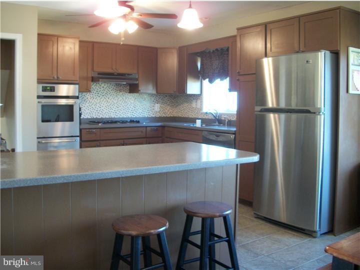 989 Marian Road Warminster, PA 18974 - Photo 9 of 22 Kitchen
