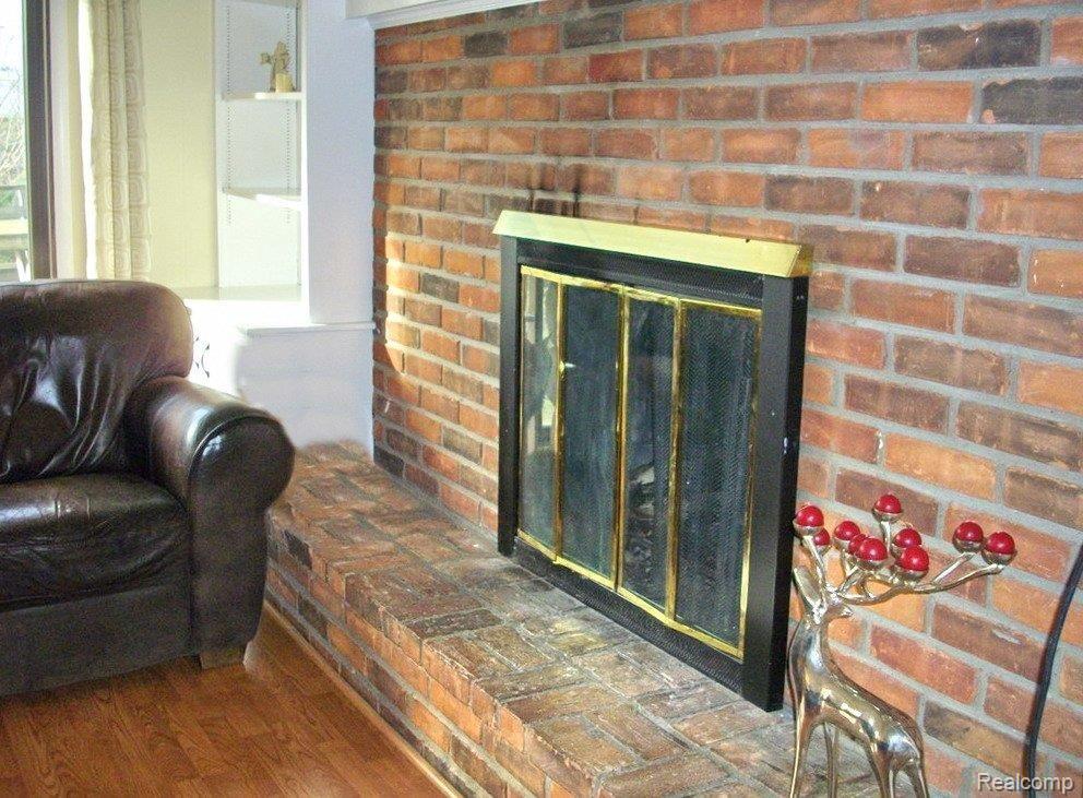 3449 Beach Road Troy, MI 48084 - Photo 8 of 25 Family Room