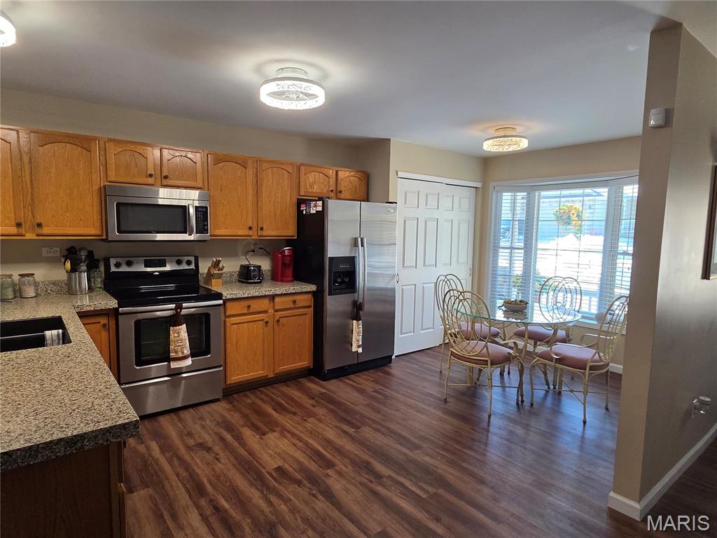 2714 Royal Oak Drive High Ridge, MO 63049 - Photo 2 of 25