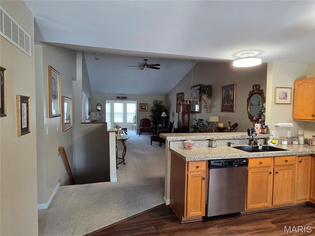 2714 Royal Oak Drive High Ridge, MO 63049 - Photo 4 of 25