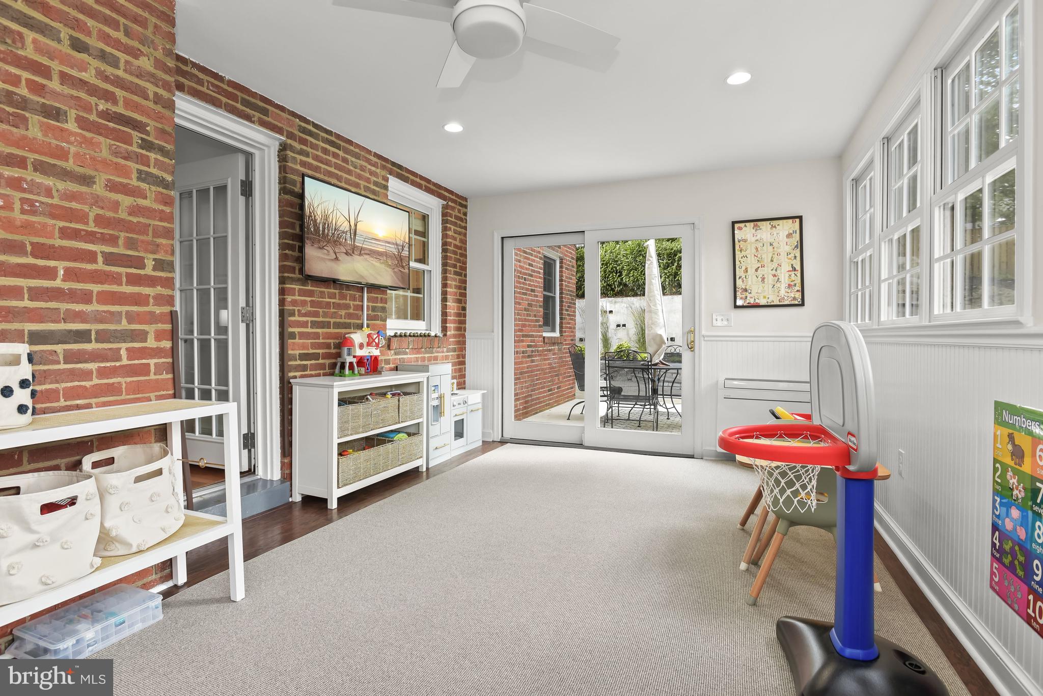 10318 Crestmoor Drive Silver Spring, MD 20901 - Photo 11 of 38 Family Room