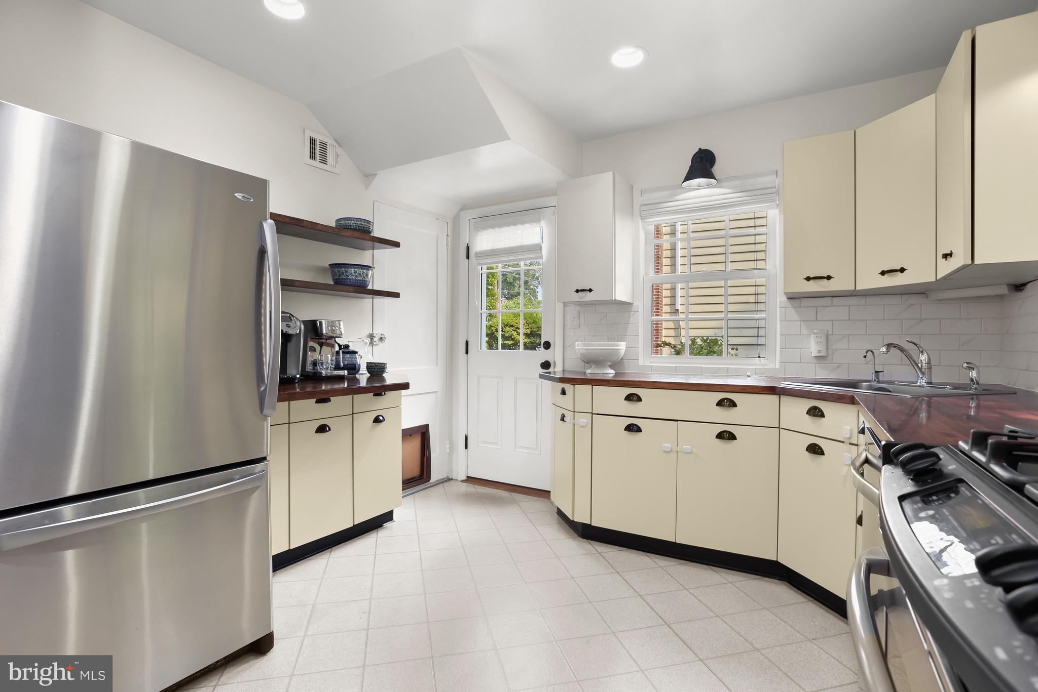10318 Crestmoor Drive Silver Spring, MD 20901 - Photo 14 of 38 Kitchen