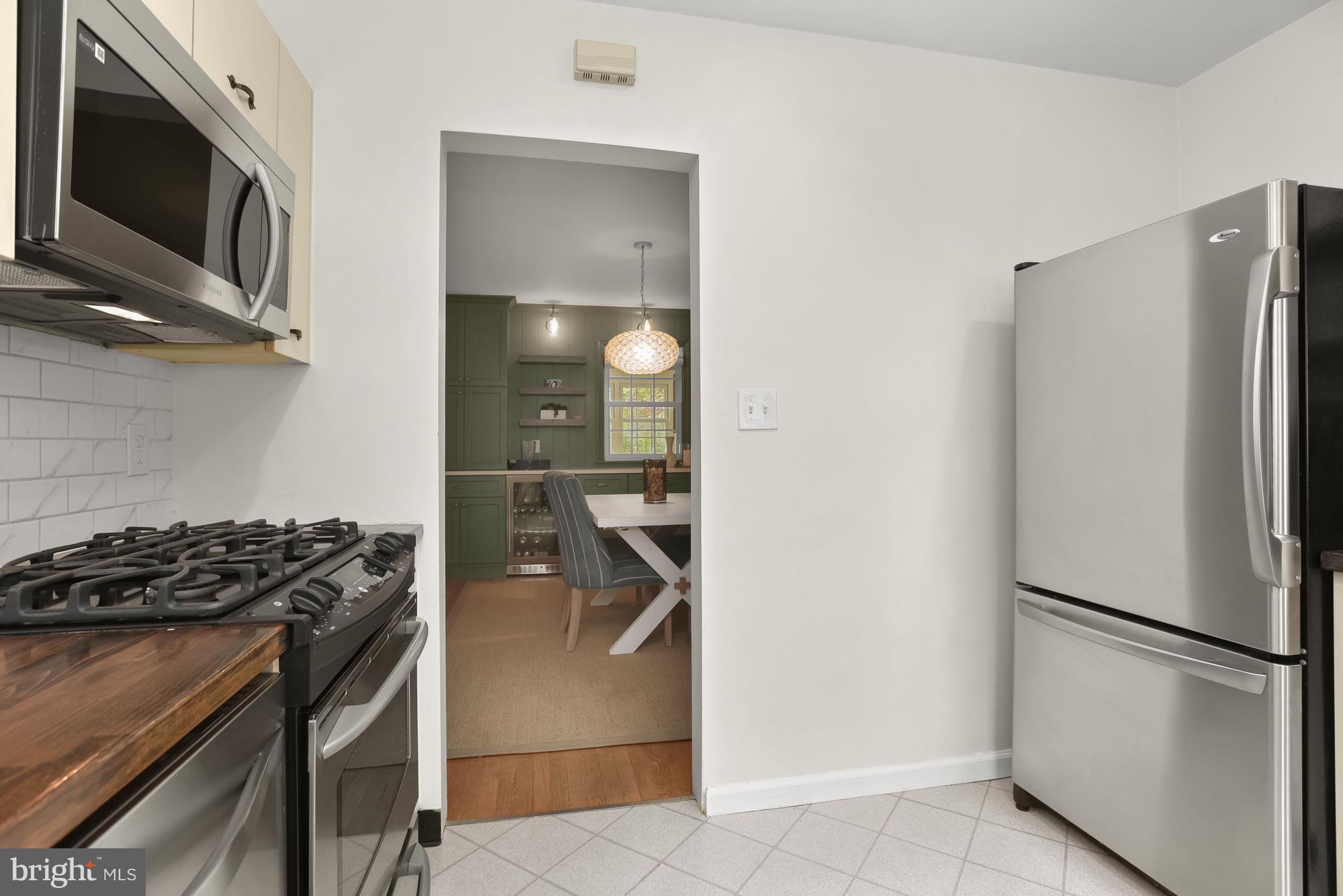 10318 Crestmoor Drive Silver Spring, MD 20901 - Photo 16 of 38 Kitchen