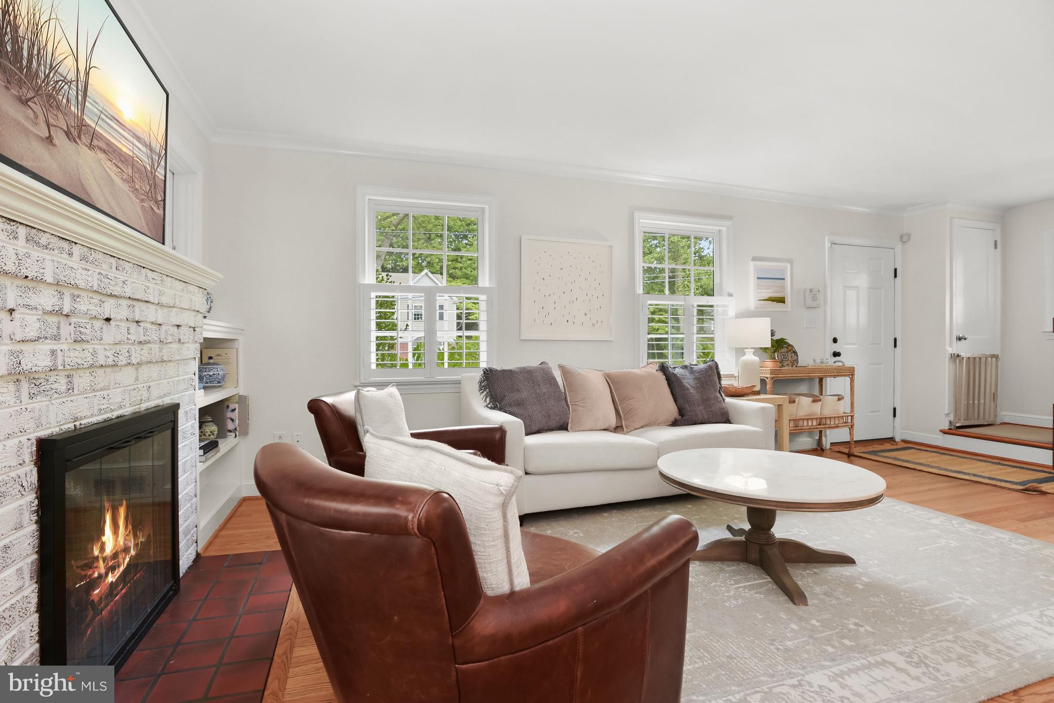 10318 Crestmoor Drive Silver Spring, MD 20901 - Photo 7 of 38 Living Room