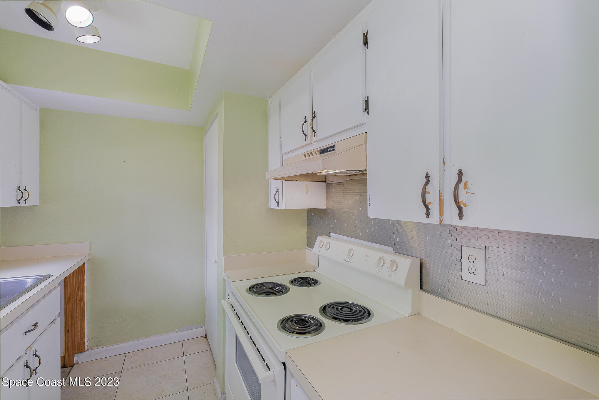 1301 Arlington Lane, Unit 105 Palm Bay, FL 32905 - Photo 7 of 21 007_dsc00103-edit