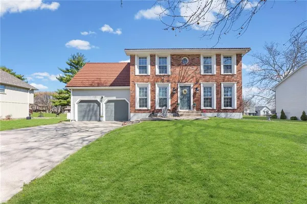 $450,000 | 202 Northwest Iron Bark Street, Lee's Summit, MO 64064