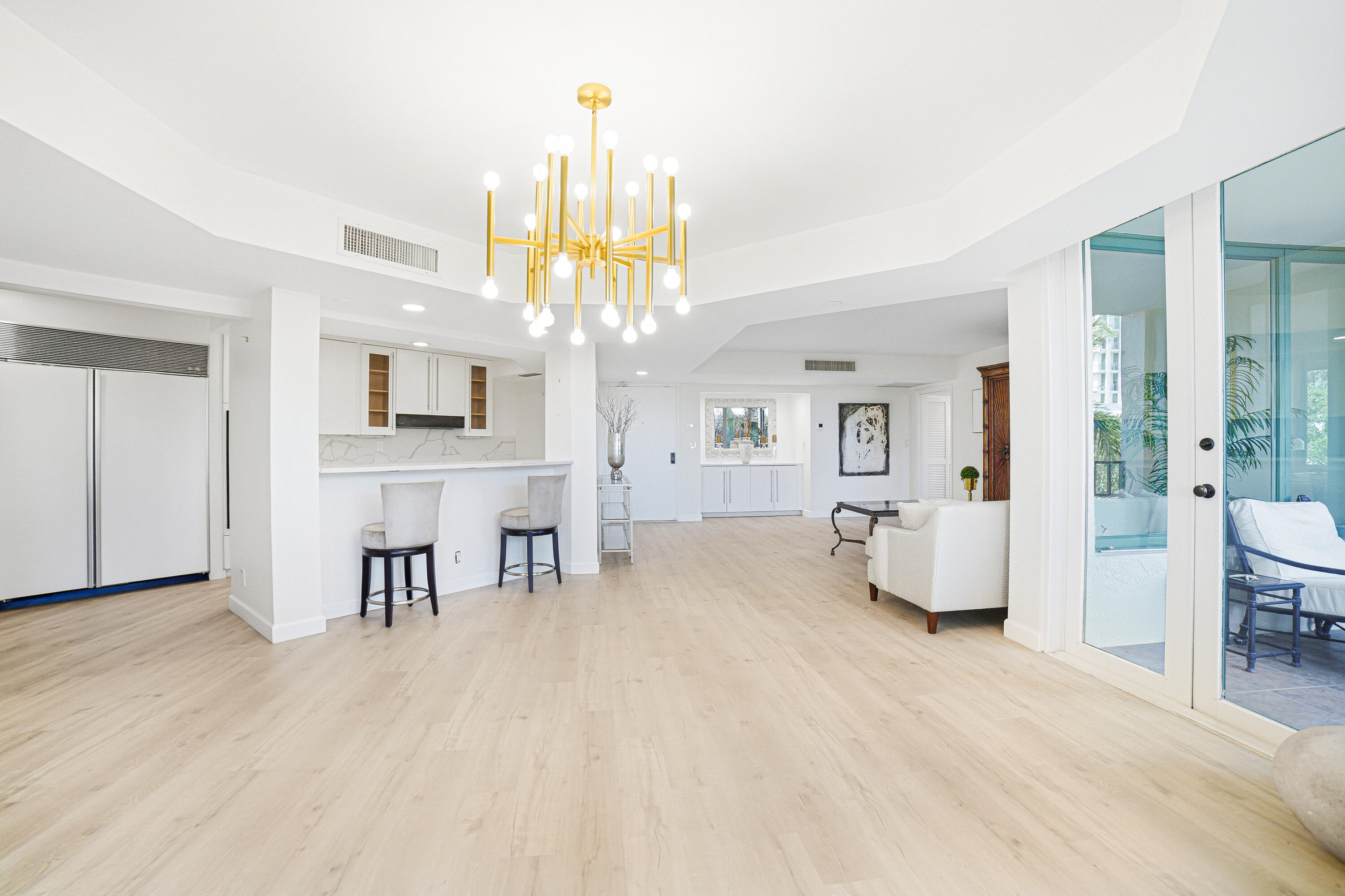 100 Southeast 5th Avenue Boca Raton, FL 33432 - Photo 12 of 51 Dining Area-Kitchen
