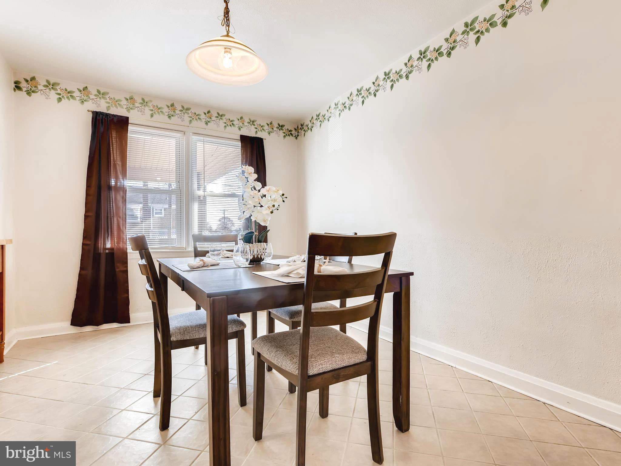 1939 Barry Road Baltimore, MD 21222 - Photo 7 of 28 SPACE FOR LARGE DINING RM TABLE