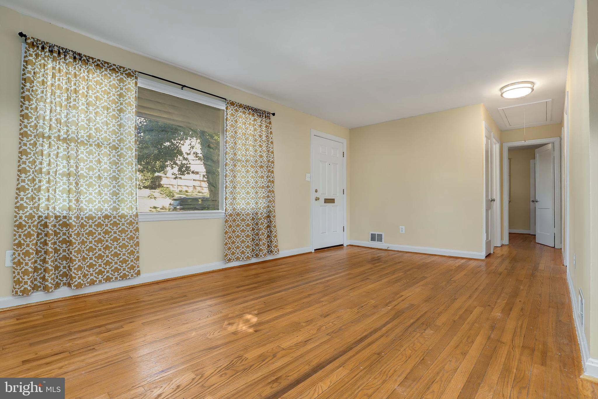 2524 Forest Glen Road Silver Spring, MD 20910 - Photo 3 of 25