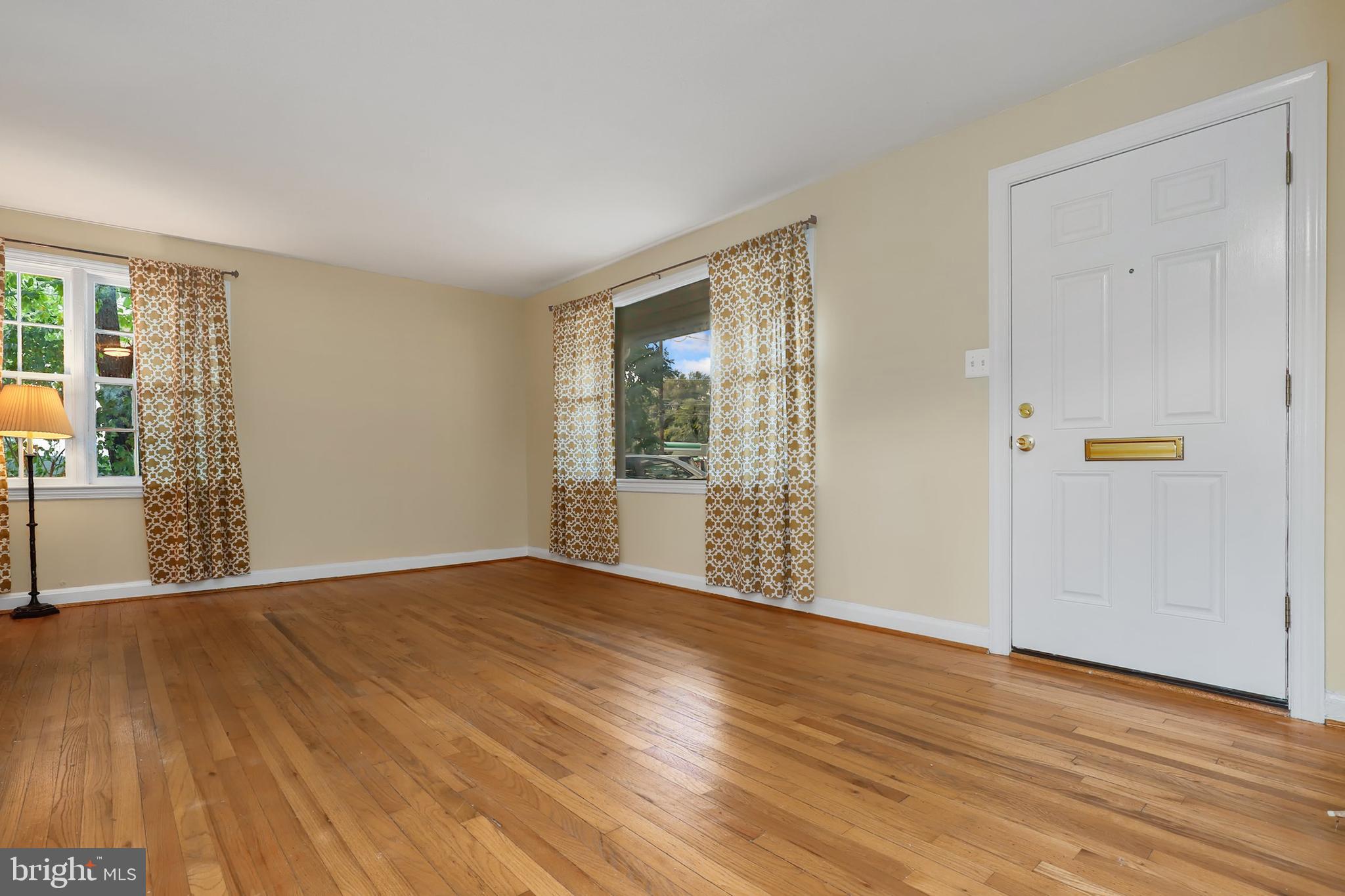 2524 Forest Glen Road Silver Spring, MD 20910 - Photo 4 of 25