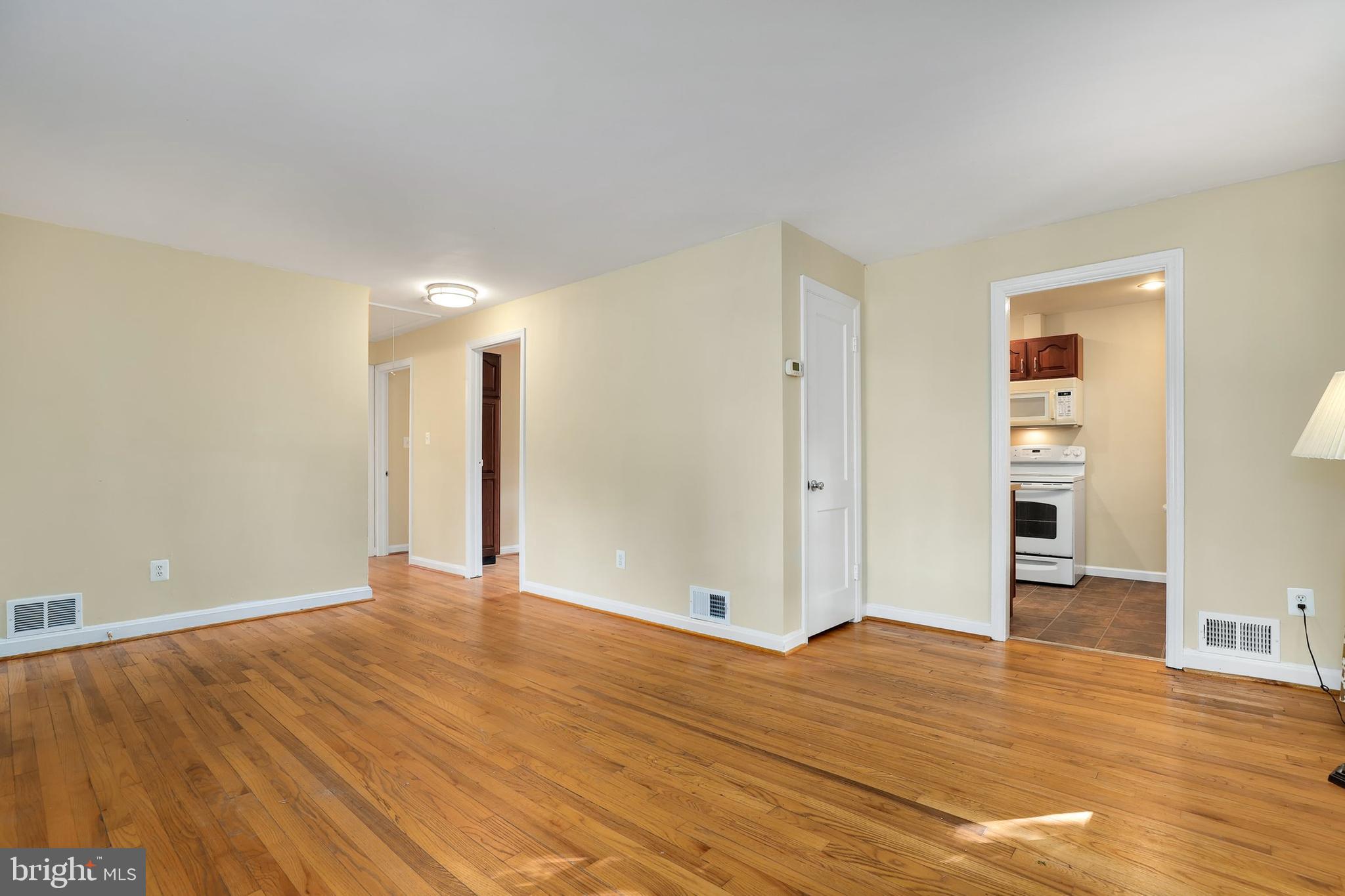 2524 Forest Glen Road Silver Spring, MD 20910 - Photo 5 of 25