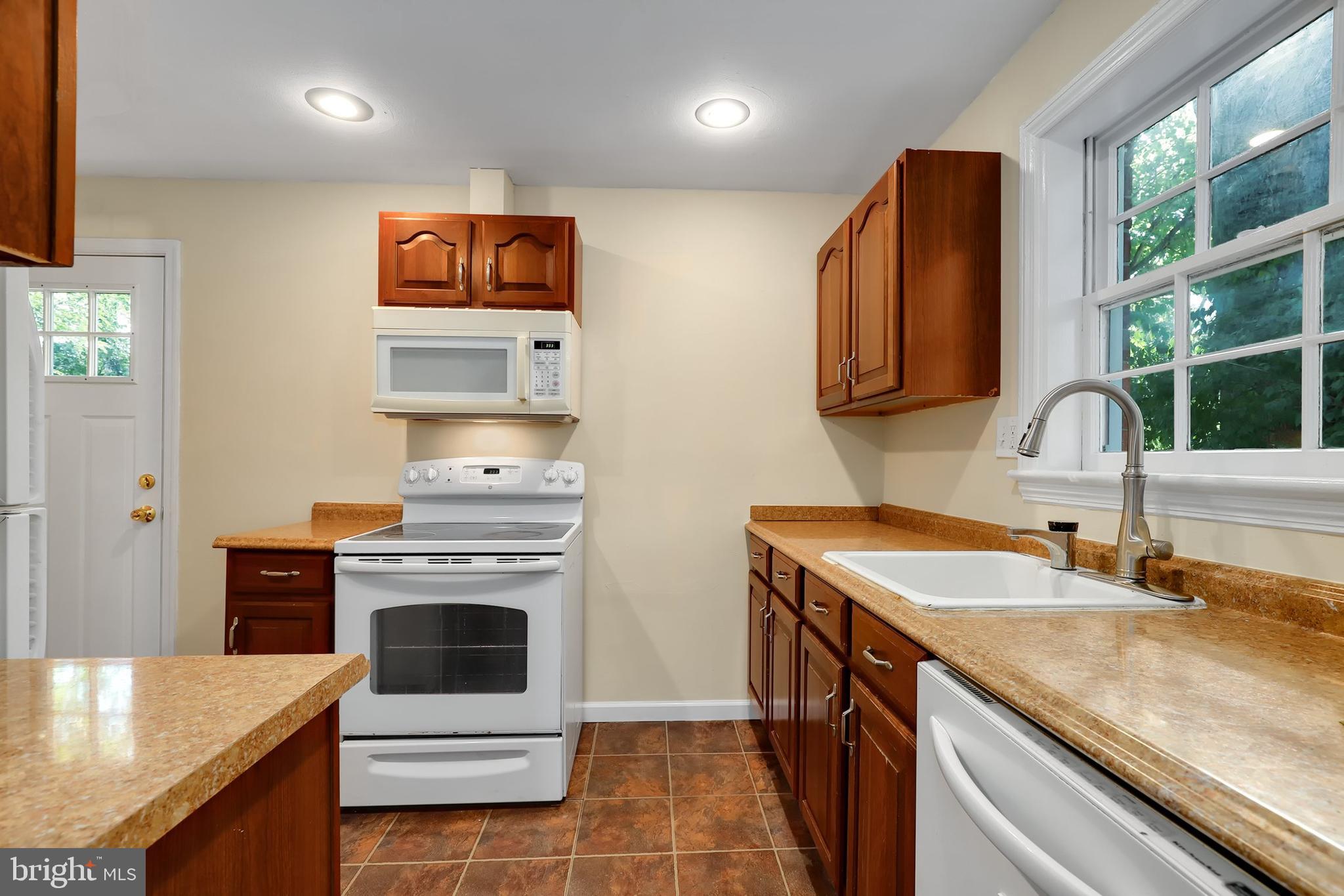 2524 Forest Glen Road Silver Spring, MD 20910 - Photo 6 of 25