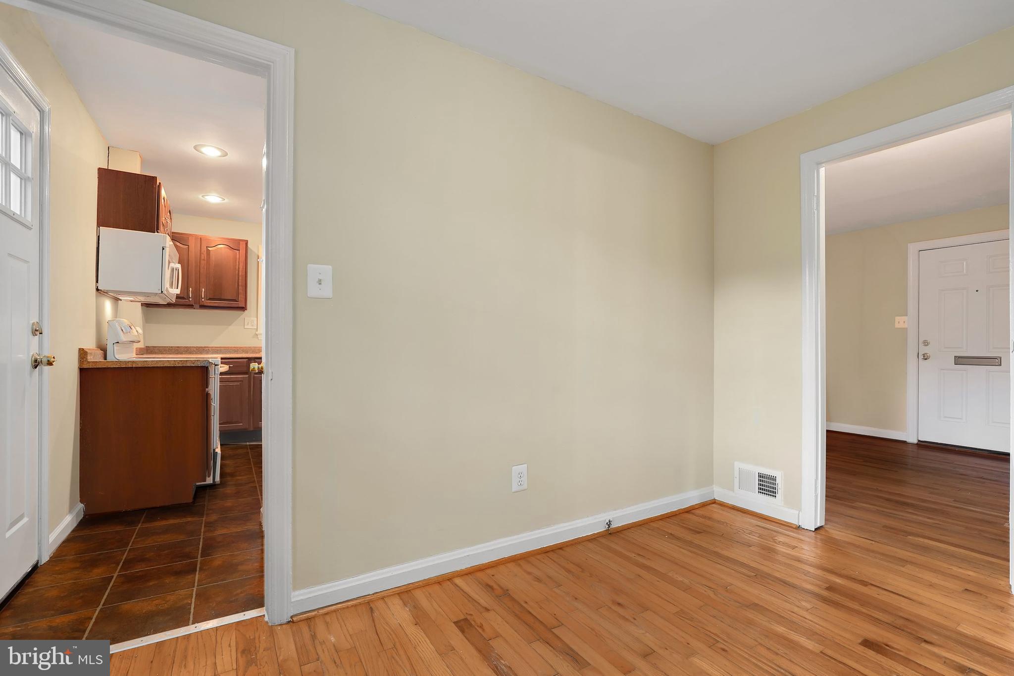 2524 Forest Glen Road Silver Spring, MD 20910 - Photo 9 of 25