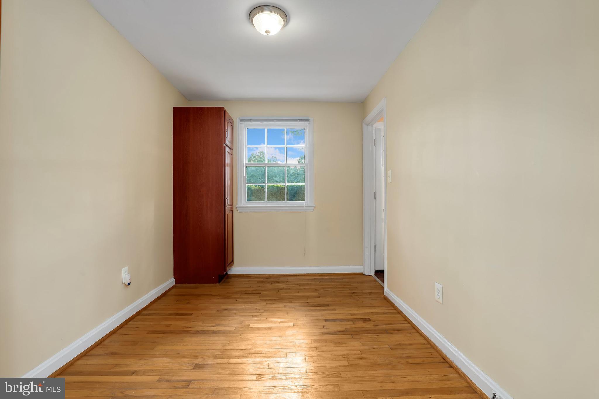 2524 Forest Glen Road Silver Spring, MD 20910 - Photo 10 of 25