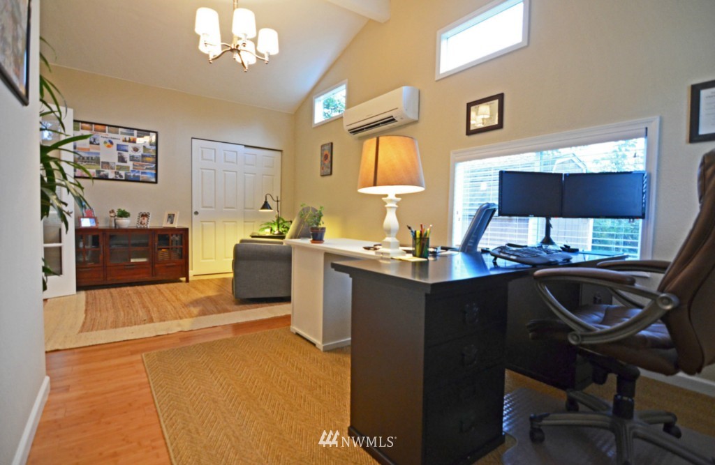 2704 Stafford Way Bothell, WA 98012 - Photo 6 of 16