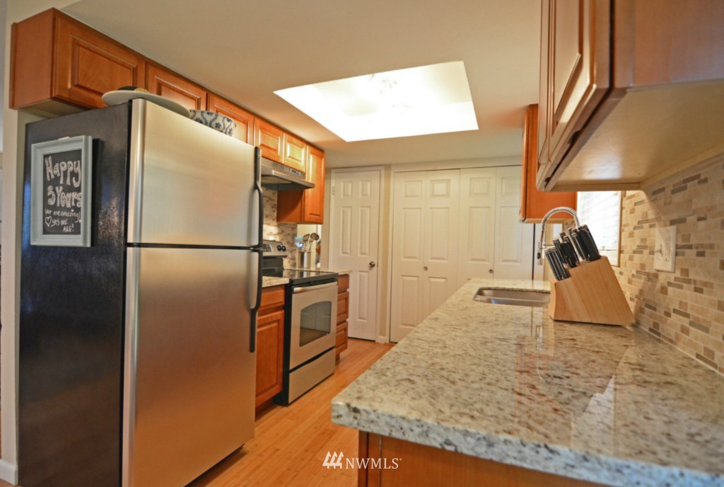 2704 Stafford Way Bothell, WA 98012 - Photo 8 of 16