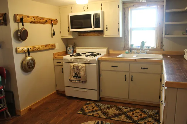 $165,000 | 178 Siberia Road, Stacyville, ME 04777