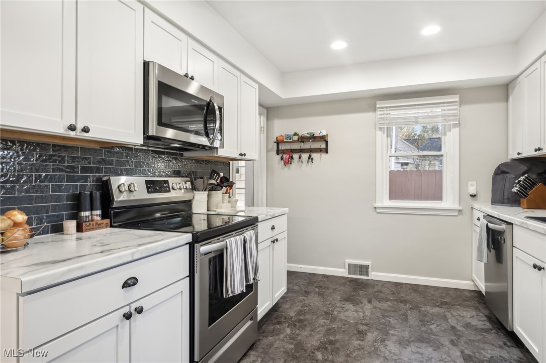 1949 Stabler Road Akron, OH 44313 - Photo 8 of 28