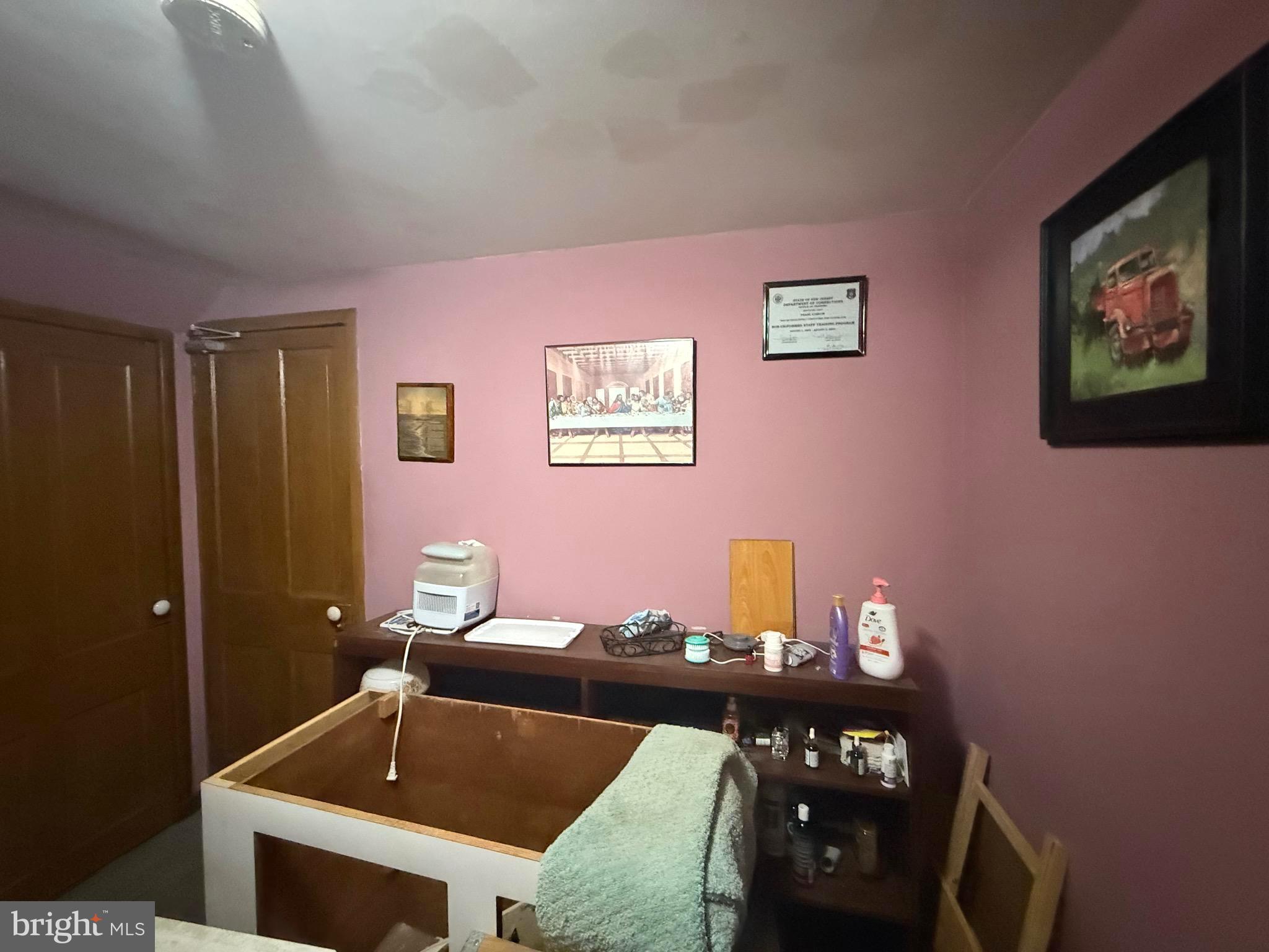 1545 East Buckshutem Road Millville, NJ 08332 - Photo 17 of 41 a living room with furniture