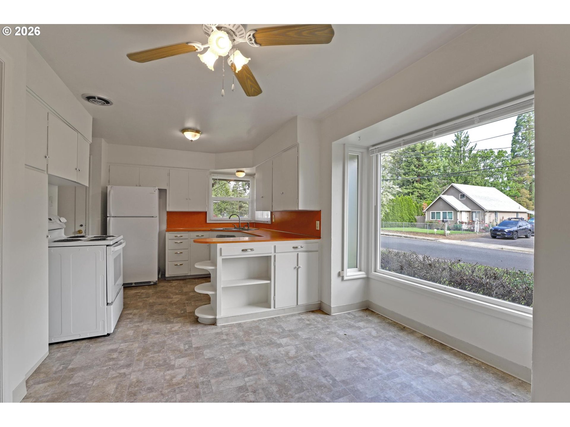 11720 Southwest 11th Street Beaverton, OR 97005 - Photo 10 of 31 Dining Area