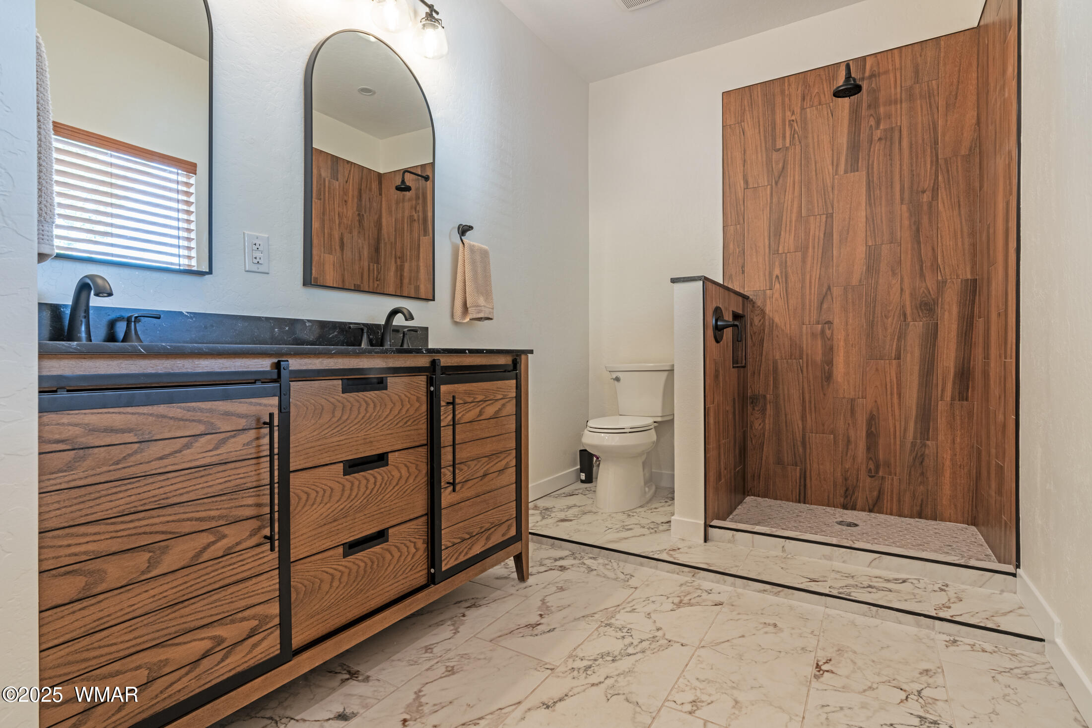 703 Backwoods Trail Lakeside, AZ 85929 - Photo 18 of 31 master bathroom