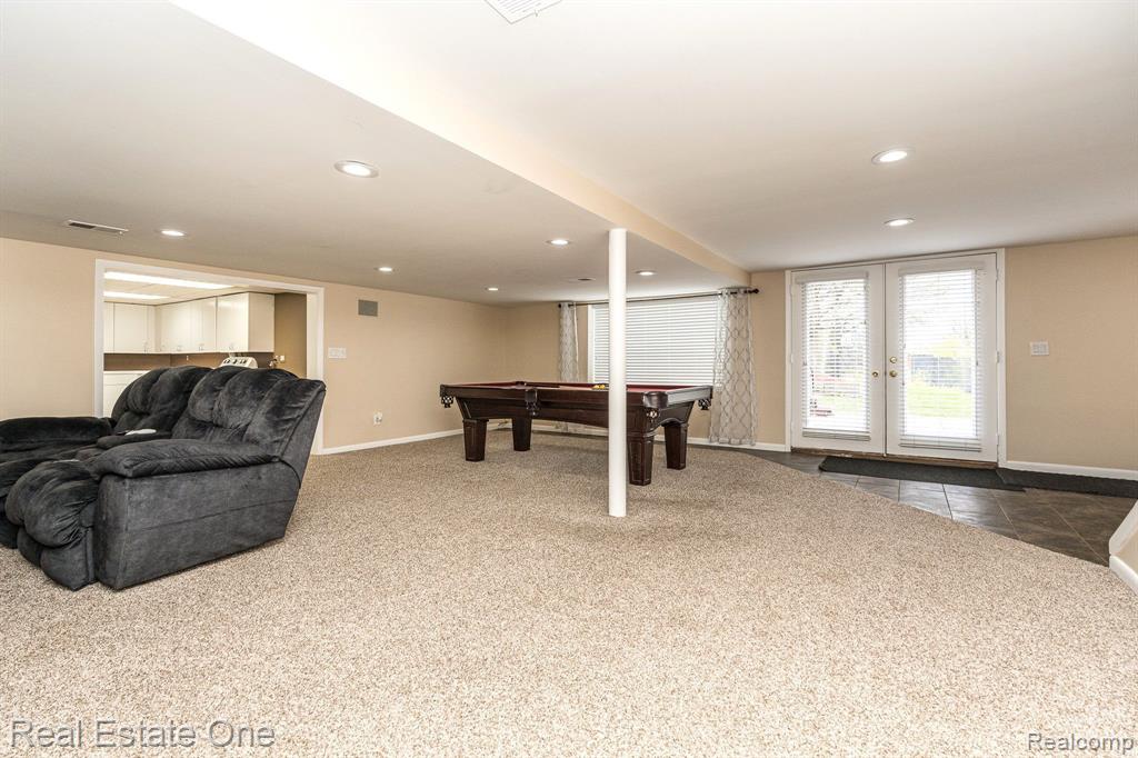 1124 Stellma Lane Rochester Hills, MI 48309 - Photo 31 of 44
