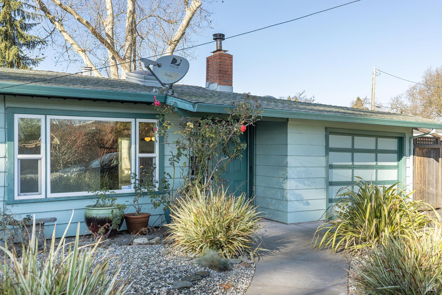 1225 Matanzas Way Santa Rosa, CA 95405 - Photo 5 of 44 a house view with a seating space