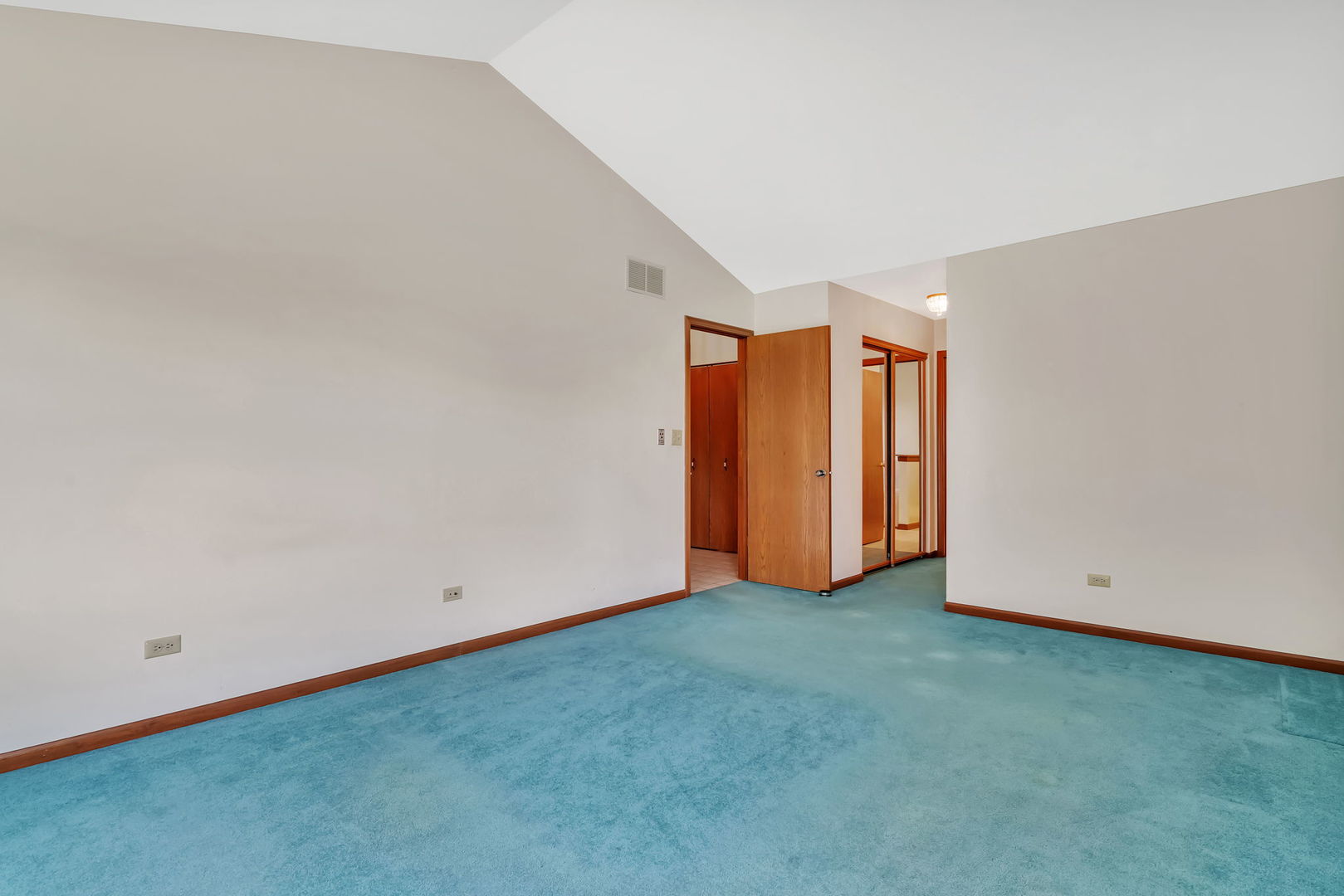 13472 Redberry Circle Plainfield, IL 60544 - Photo 16 of 30 an empty room with closet