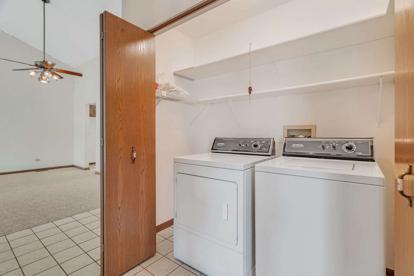 13472 Redberry Circle Plainfield, IL 60544 - Photo 22 of 30 a utility room with dryer and washer