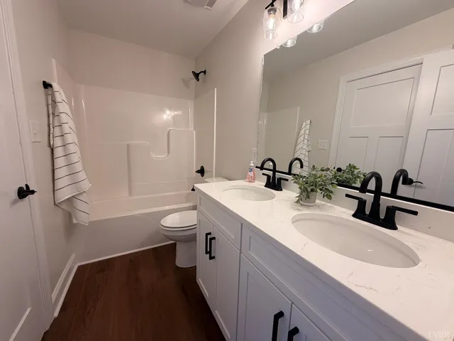 $594,900 | 1100 Live Oak Court, Forest, VA 24551