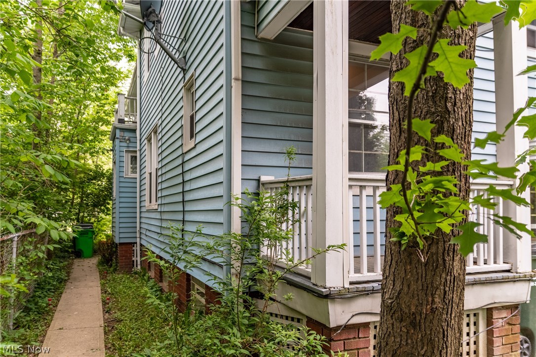 4476 Rainbow Road Cleveland, OH 44121 - Photo 19 of 33
