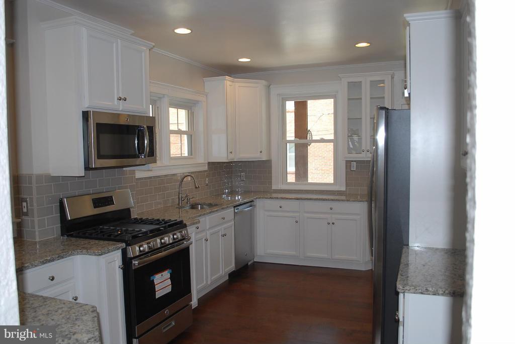 6212 Frederick Road Catonsville, MD 21228 - Photo 16 of 21 Kitchen