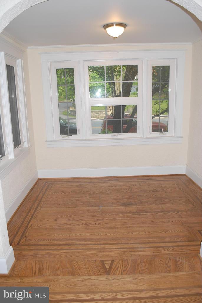6212 Frederick Road Catonsville, MD 21228 - Photo 6 of 21 Sitting Room