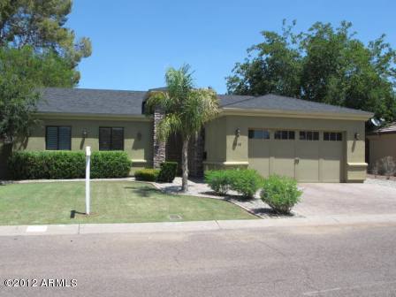 4246 East Cheery Lynn Road Phoenix, AZ 85018 - Photo 1 of 18 Front