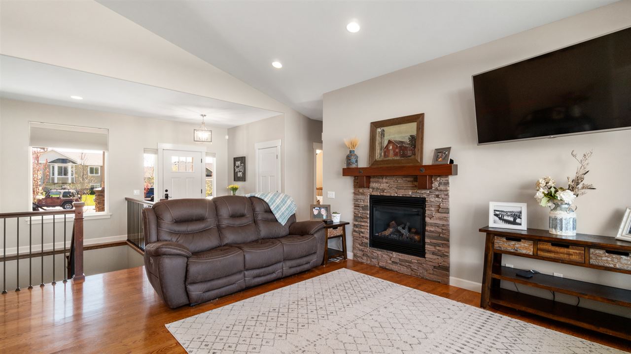 18213 Astor Court Colbert, WA 99005 - Photo 3 of 20 Gallery Image 3