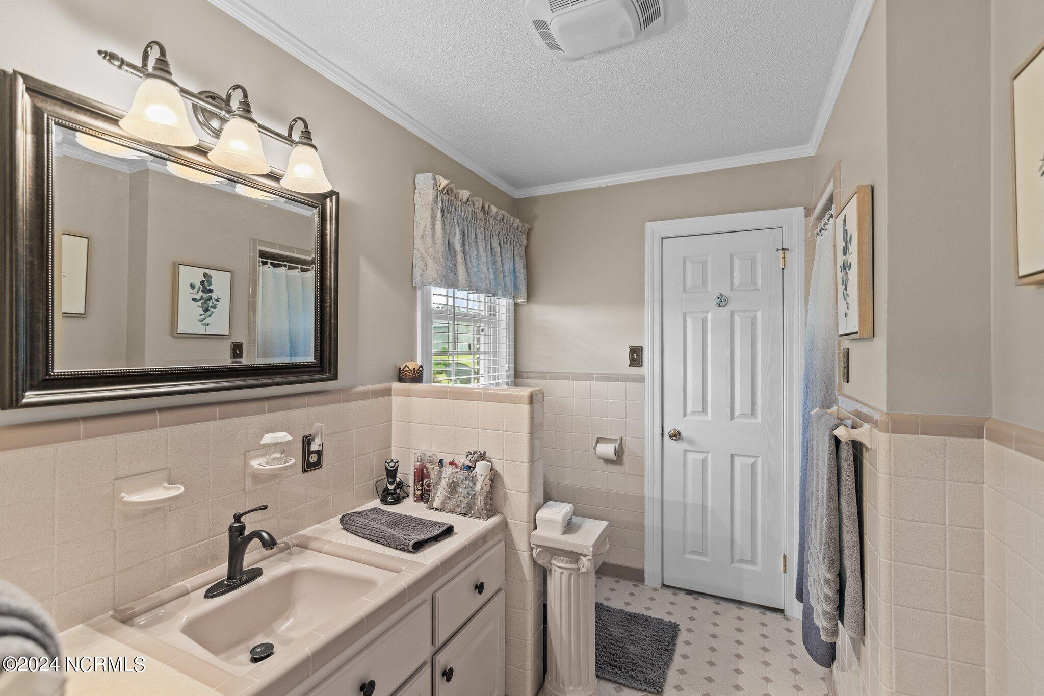411 Taylor Heath Road Kinston, NC 28501 - Photo 24 of 49 Bath 1