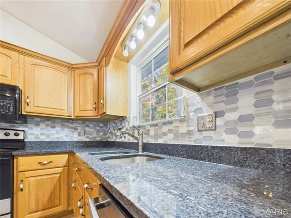 $499,900 | 497 Honor Lane, Poplar Bluff, MO 63901