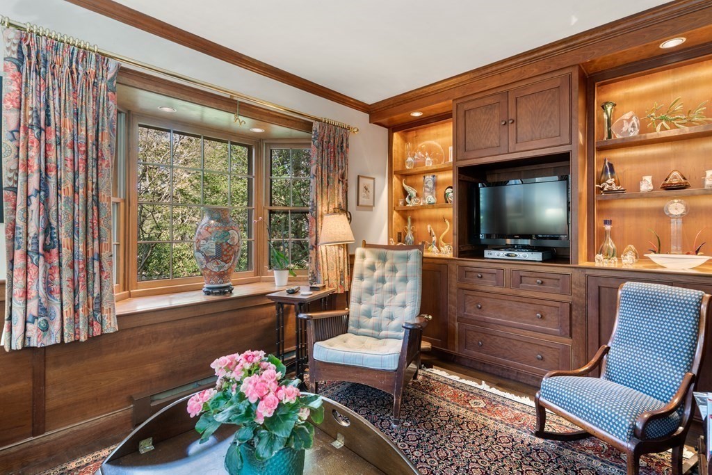 17 Locust Road Weston, MA 02493 - Photo 18 of 41