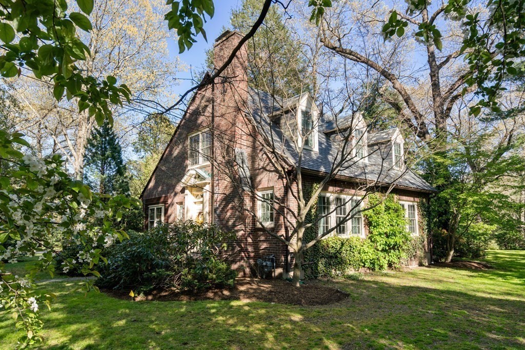 17 Locust Road Weston, MA 02493 - Photo 31 of 41