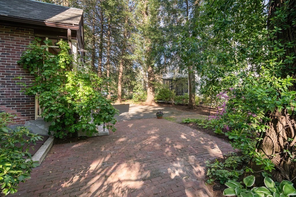 17 Locust Road Weston, MA 02493 - Photo 36 of 41