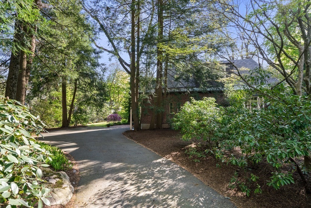 17 Locust Road Weston, MA 02493 - Photo 38 of 41