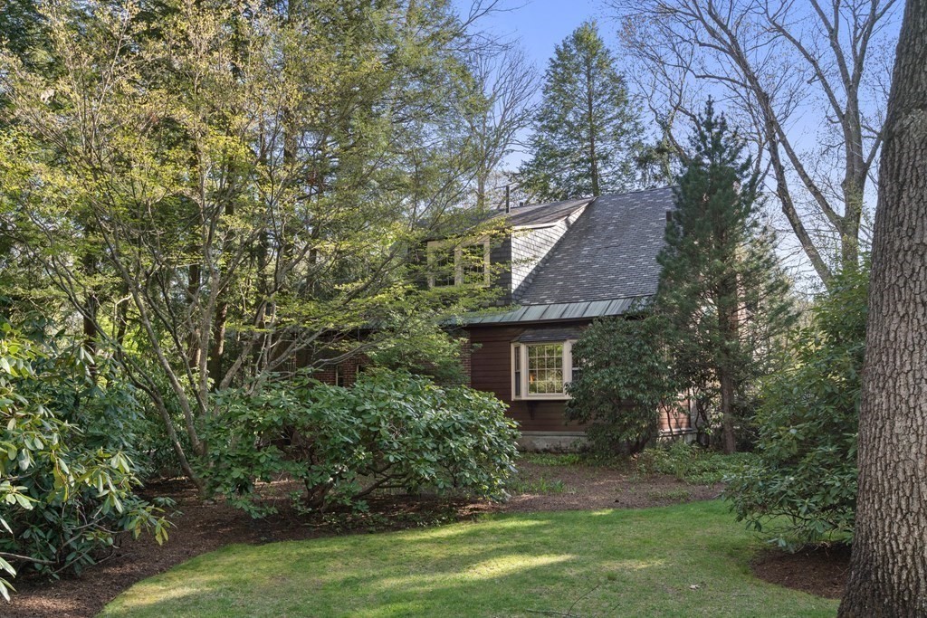 17 Locust Road Weston, MA 02493 - Photo 39 of 41