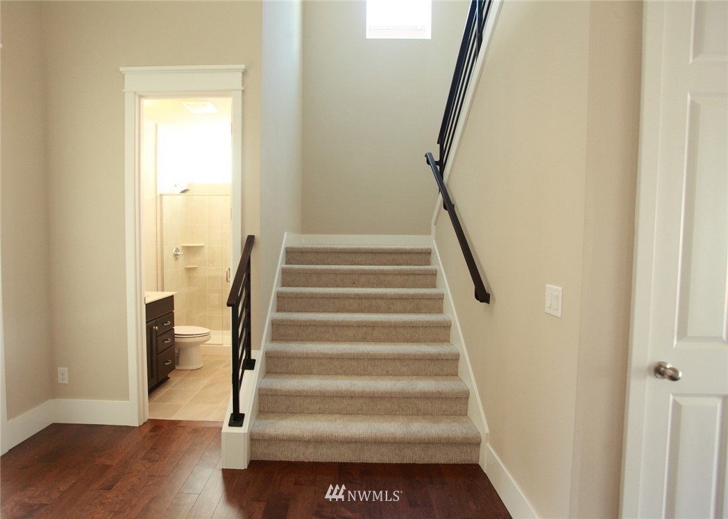 276 Field Place Southeast Renton, WA 98059 - Photo 4 of 24