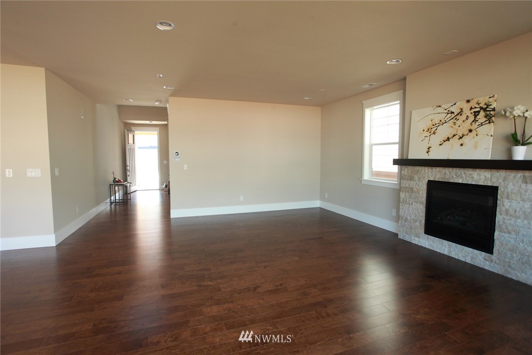 276 Field Place Southeast Renton, WA 98059 - Photo 7 of 24
