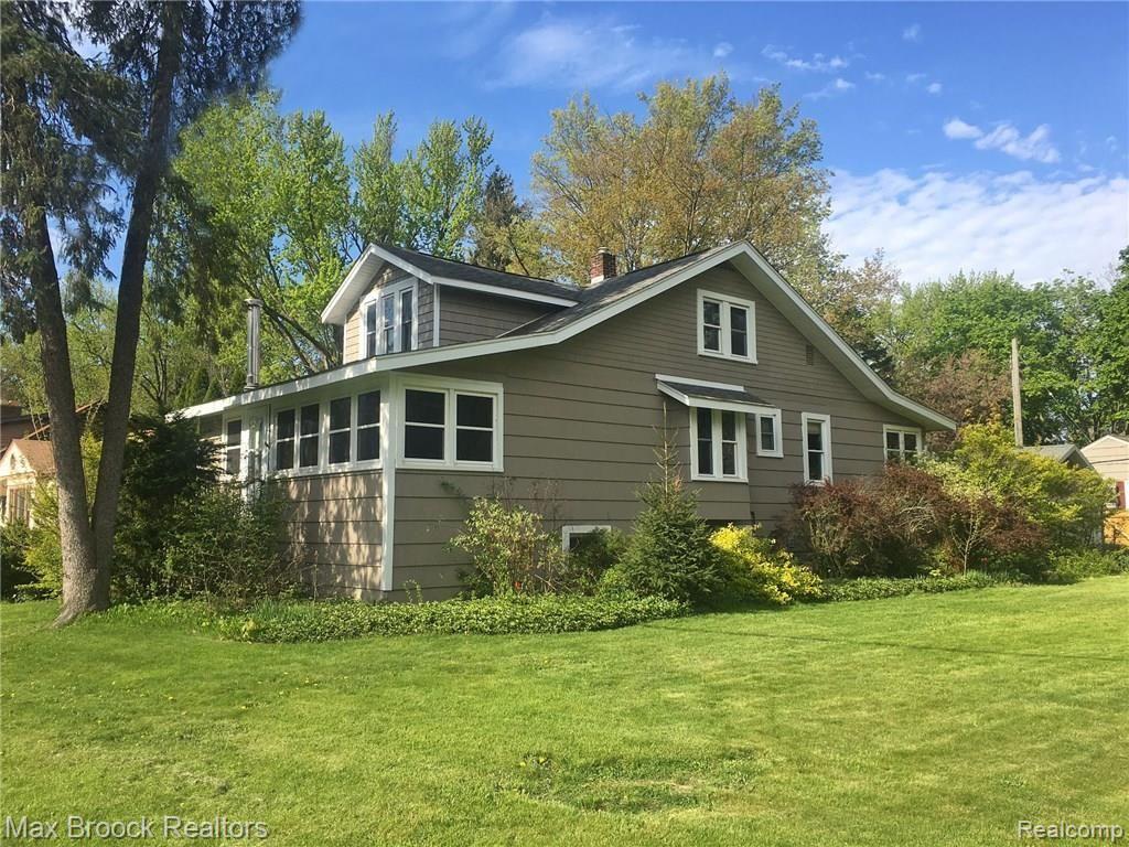 1602 Inverness Street Sylvan Lake, MI 48320 - Photo 25 of 34
